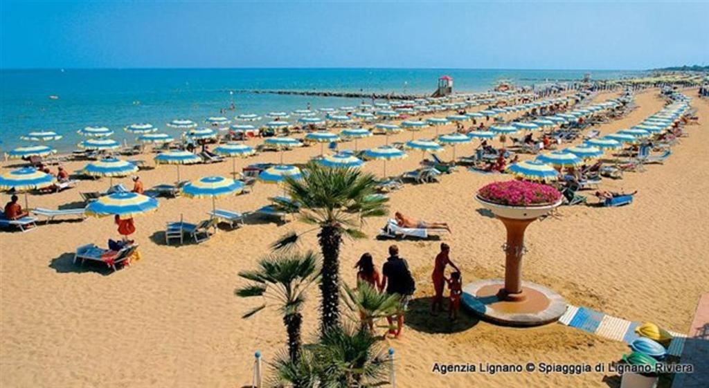 Lignano Riviera Villa Economica Lignano Sabbiadoro Exterior foto